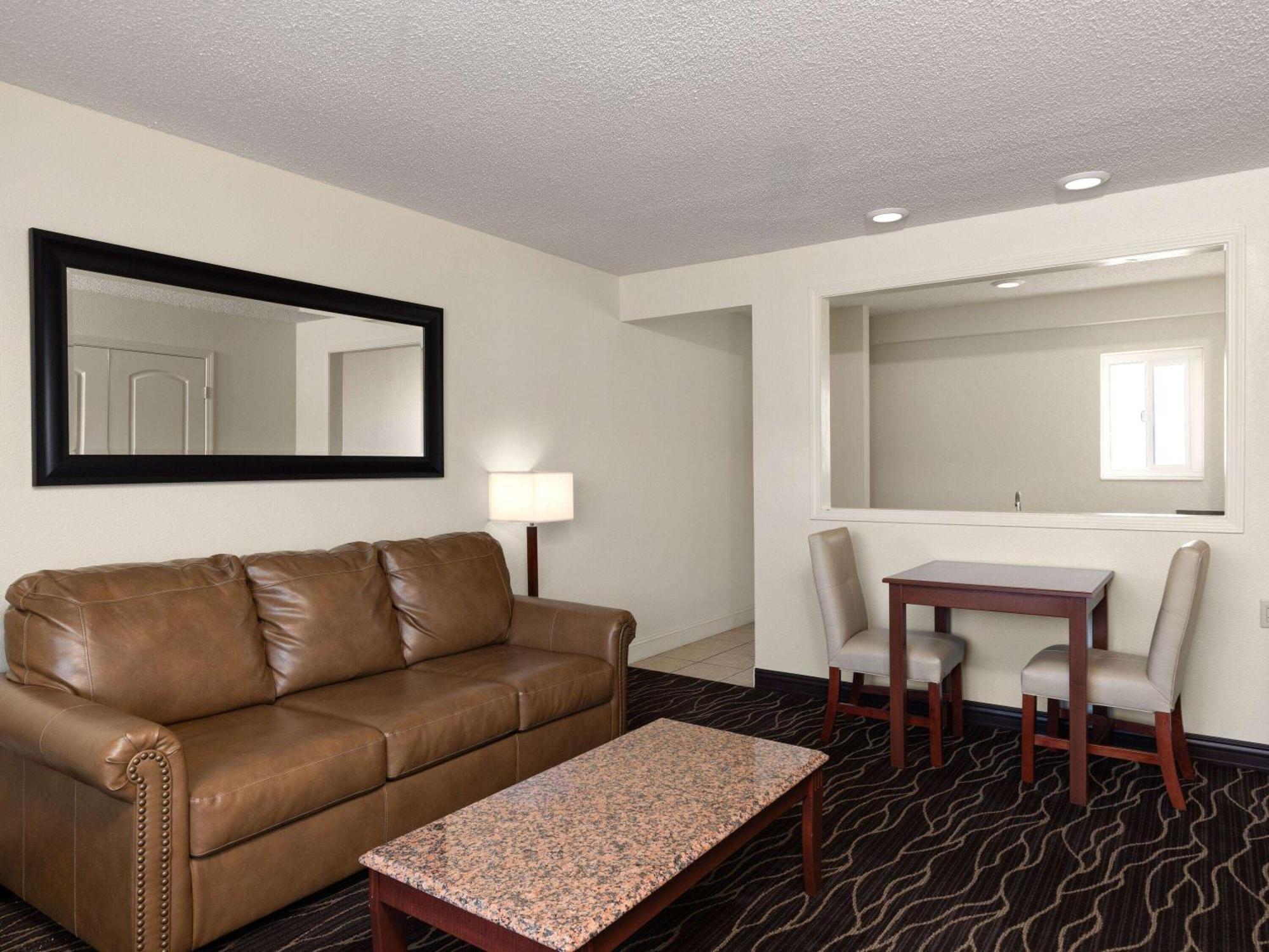 Ramada By Wyndham Elko Hotel At Stockmen'S Casino Exterior foto