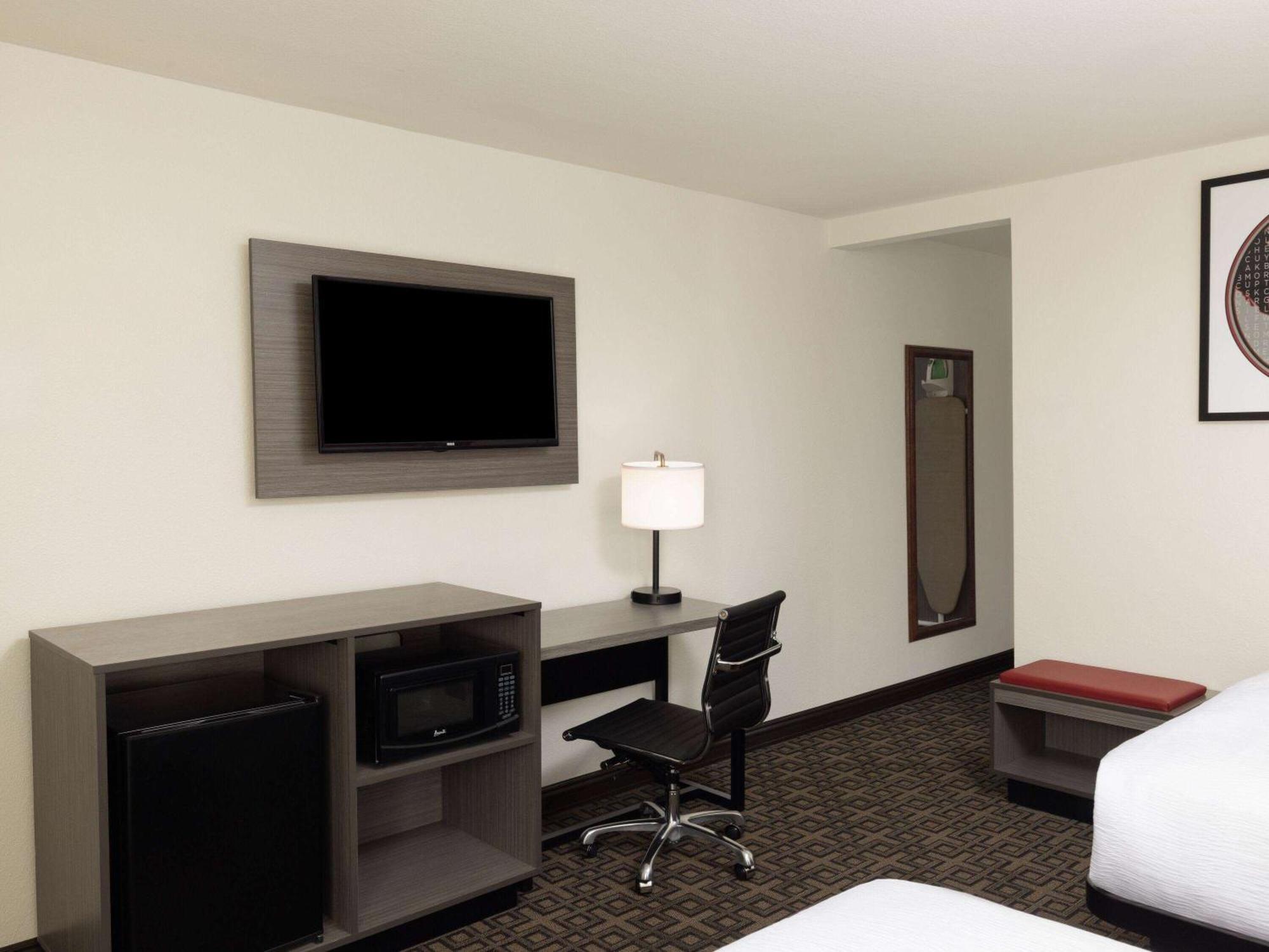Ramada By Wyndham Elko Hotel At Stockmen'S Casino Exterior foto